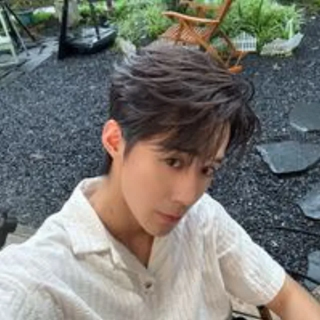 李佳明