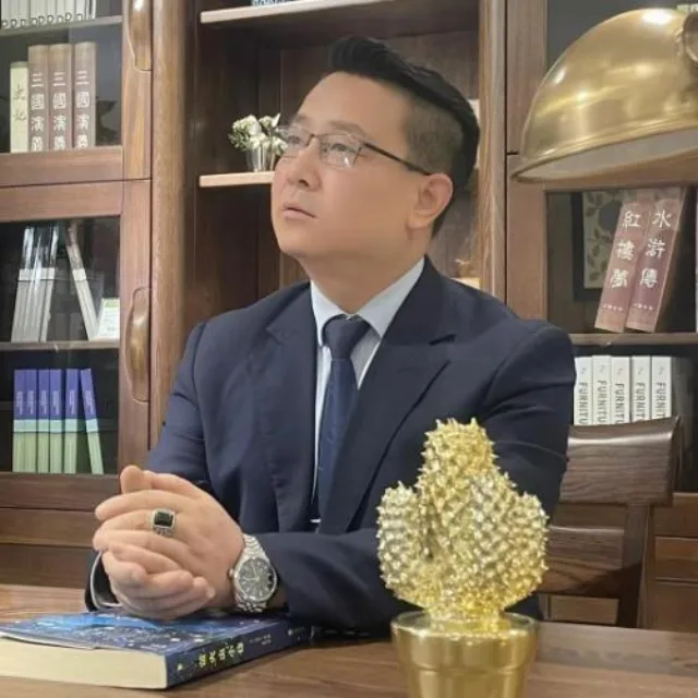 王小健