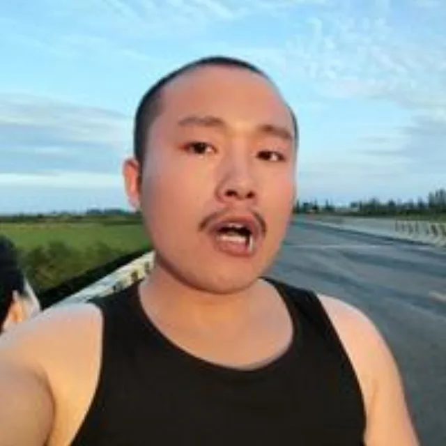 魏华