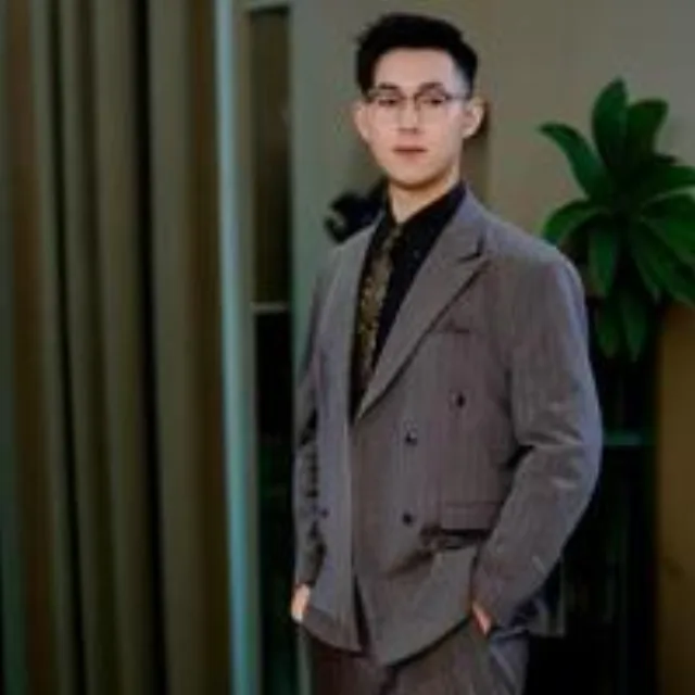 李泽洲