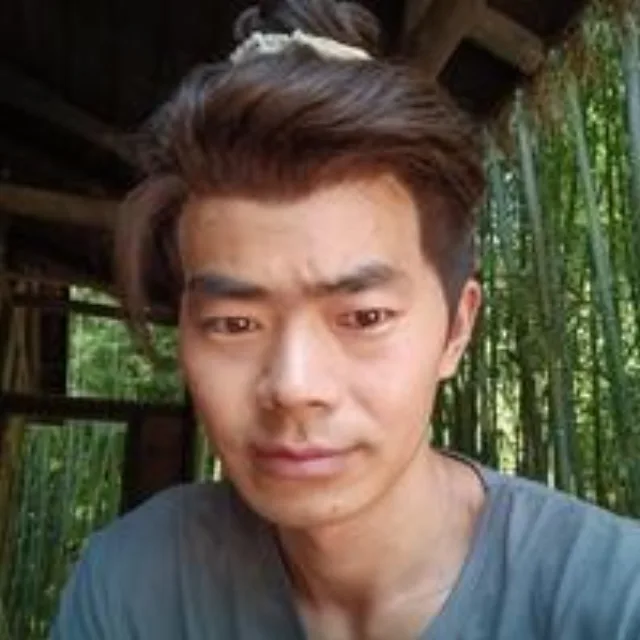 黄亚洲