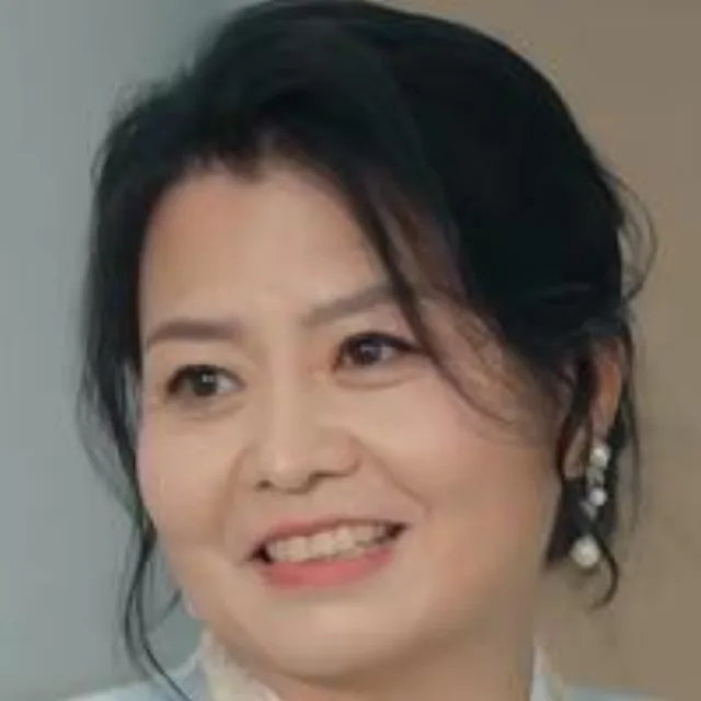 李易展