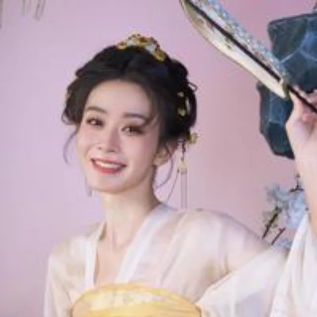 黄汐然