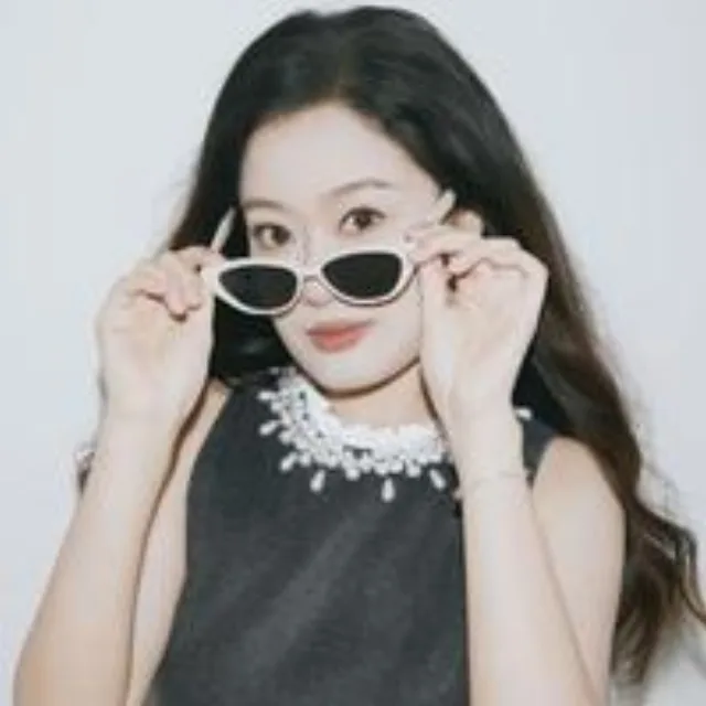 李婧