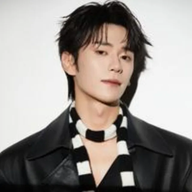 闫丁翔宇