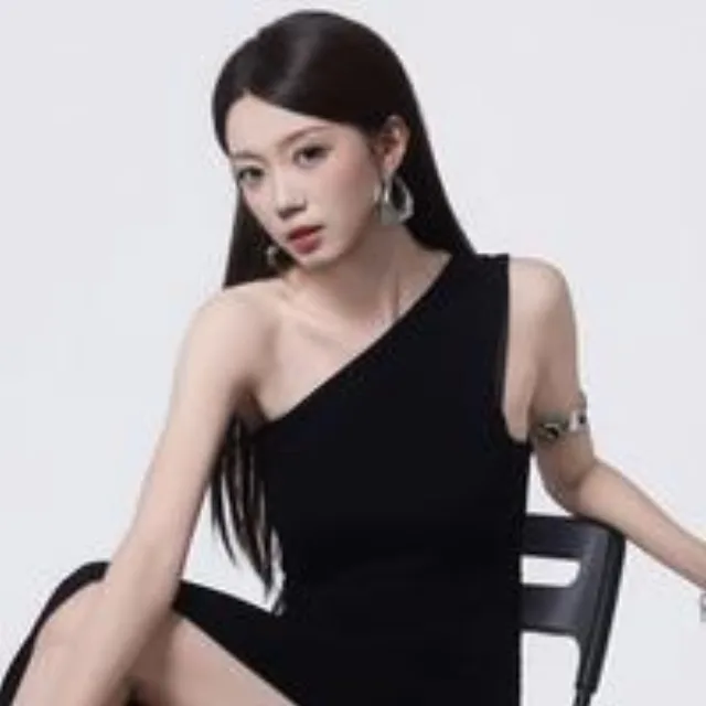 蓝依美