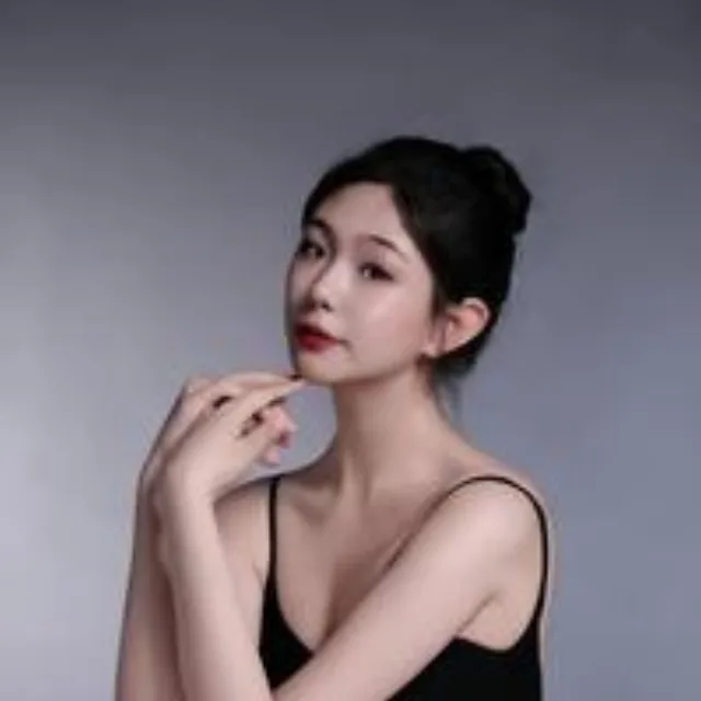 侯佳